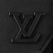 Сумка-слинг Louis Vuitton Pilot